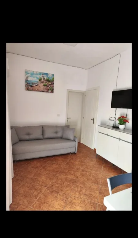 Golem, jepet me qera apartament 1+1+Ballkon Kati 2, 40 m² 400 € (Afer hotel Italia)
