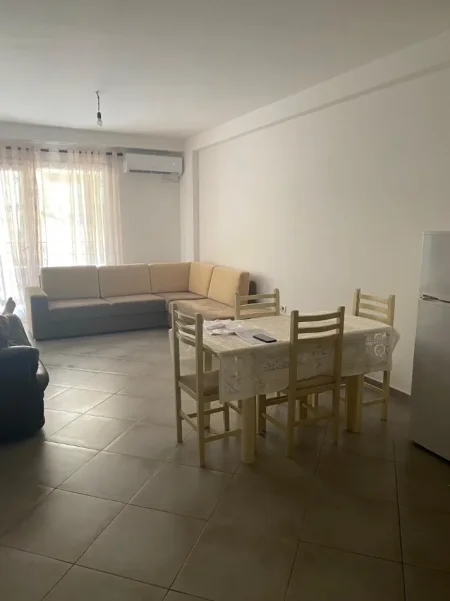 Tirane, jepet me qera apartament 2+1+Ballkon Kati 4, 95 m² 550 € (KODRA E DIELLIT)