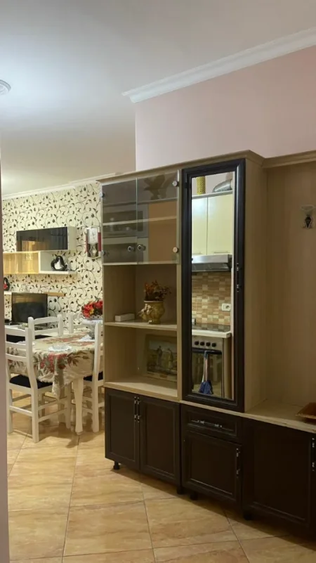 Tirane, jepet me qera apartament 2+1+Ballkon , 90 m² 500 € (ASTIR)