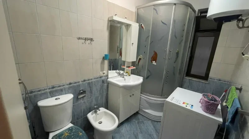 Tirane, jepet me qera apartament 2+1+Ballkon , 90 m² 500 € (ASTIR)