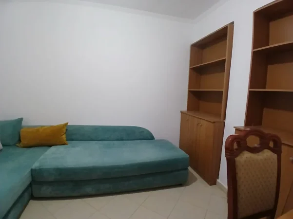 Tirane, jepet me qera apartament 2+1 Kati 1, 75 m² 450 € (rruga elbasanit)