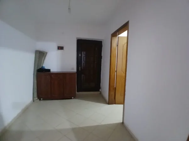 Tirane, jepet me qera apartament 2+1 Kati 1, 75 m² 450 € (rruga elbasanit)