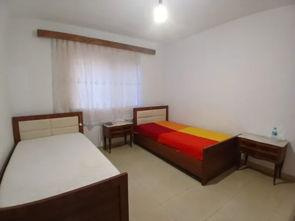 Tirane, jepet me qera apartament 2+1 Kati 1, 75 m² 450 € (rruga elbasanit)