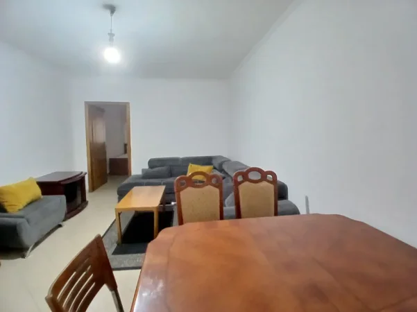 Tirane, jepet me qera apartament 2+1 Kati 1, 75 m² 450 € (rruga elbasanit)