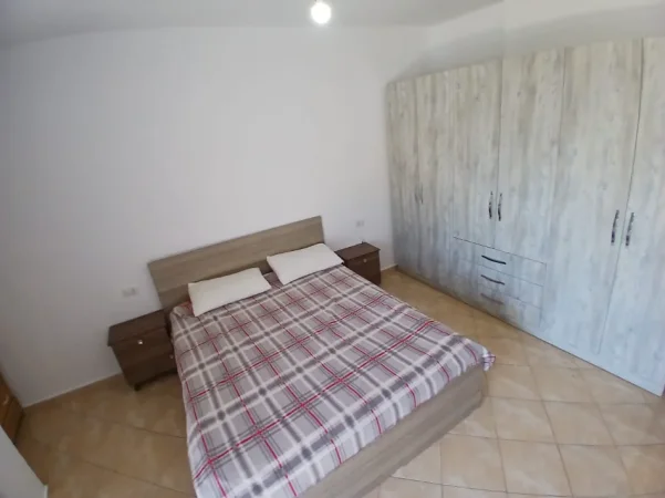 Tirane, jepet me qera apartament 2+1+Ballkon Kati 6, 96 m² 450 € (yzberisht)