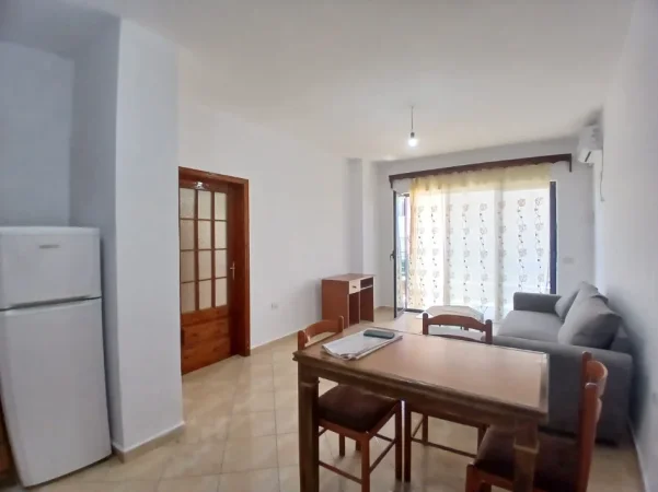 Tirane, jepet me qera apartament 2+1+Ballkon Kati 6, 96 m² 450 € (yzberisht)