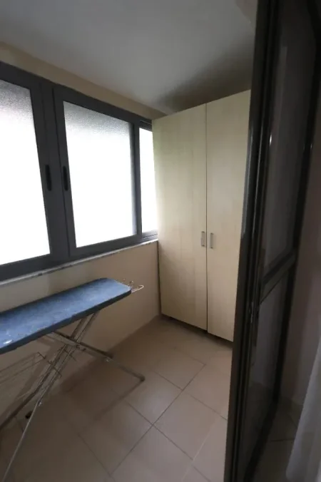 Tirane, jepet me qera apartament 2+1+Ballkon Kati 2, 80 m² 550 € (brryl)