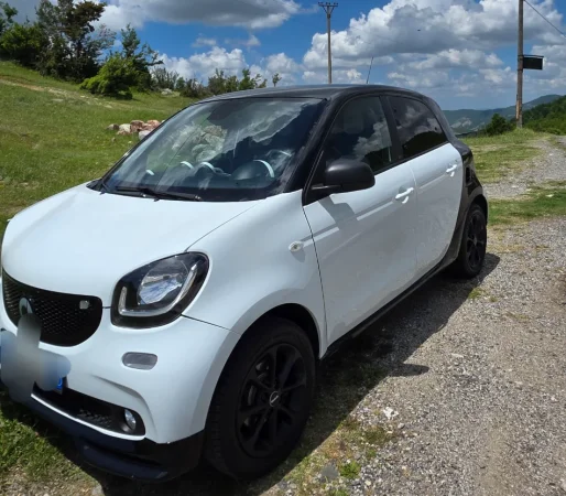 Tirane, shes makine Smart Fourfour 2017 Benzin+Gaz, e bardhë automatik Kondicioner 106.000 km 6.503 €
