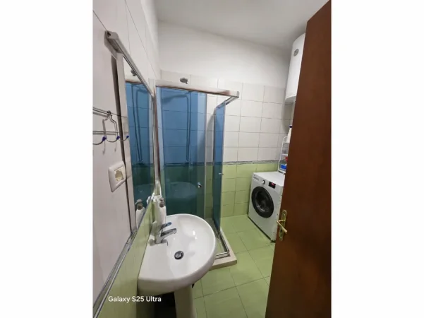 Tirane, shitet apartament 2+1 Kati 4, 84 m² 103.000 € (fresk)