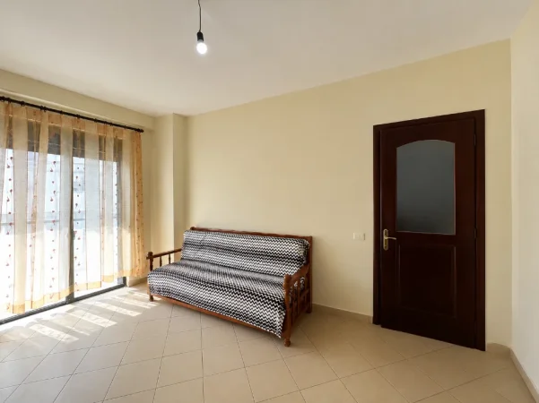 Tirane, shitet apartament 2+1+Ballkon Kati 7, 97 m² 130.000 € (fresk)