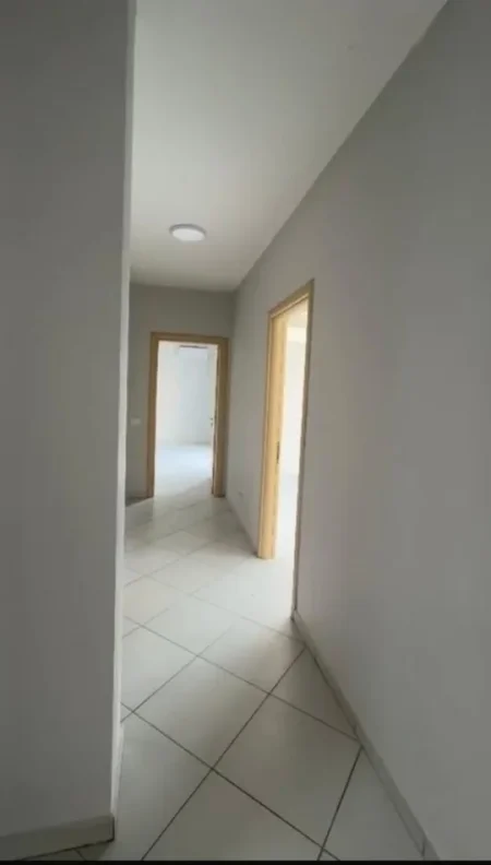 Tirane, shitet apartament 2+1 Kati 5, 116 m² 320.000 € (Rruga e Kavajës)