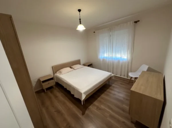 Tirane, jepet me qera apartament 1+1 Kati 5, 65 m² 500 € (Shkolla e Baletit tek Pasticeri Lej &amp; Laj)