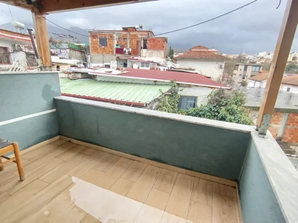 Tirane, jepet me qera apartament 1+1+Ballkon Kati 3, 65 m² 300 € (Rruga Teki Selenica)