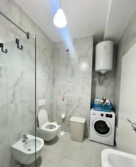 Tirane, jepet me qera apartament 1+1 Kati 3, 60 m² 450 € (Stacioni i Trenit)
