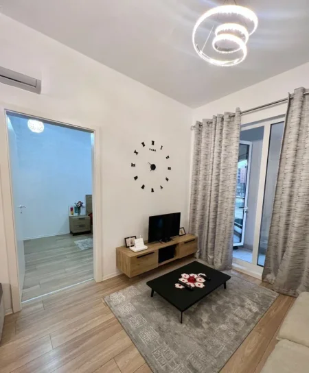Tirane, jepet me qera apartament 1+1 Kati 3, 60 m² 450 € (Stacioni i Trenit)