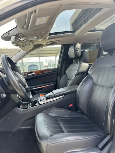 Tirane, shes makine Mercedez Nafte, e bardhë tiptronik Klima 150.000 km 15.000 €