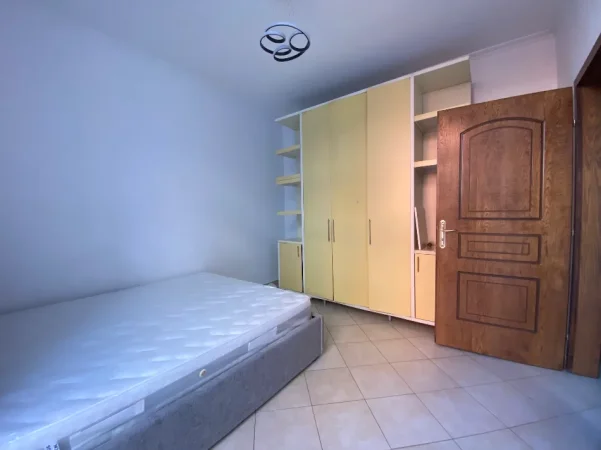 Tirane, jepet me qera apartament 2+1 Kati 3, 500 € 