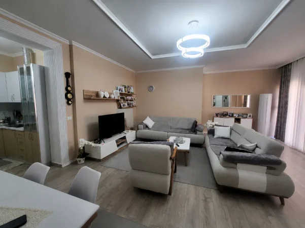 Tirane, shes apartament 2+1 Kati 1, 100 m² 135.000 € (fresku)