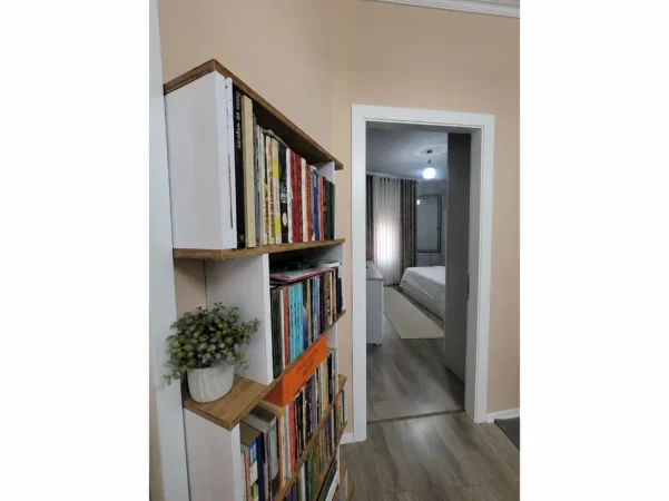 Tirane, shes apartament 2+1 Kati 1, 100 m² 135.000 € (fresku)