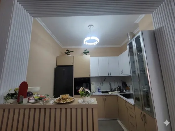 Tirane, shes apartament 2+1 Kati 1, 100 m² 135.000 € (fresku)