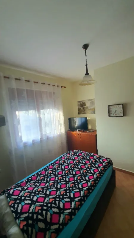 Tirane, jepet me qera Kati 8, 370 € (5 Maji)