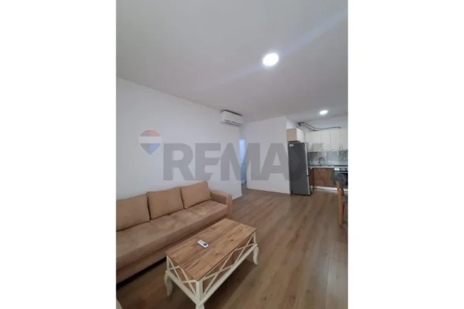 Tirane, jepet me qera apartament 1+1 Kati 5, 65 m² 500 € (Rruga don bosko)