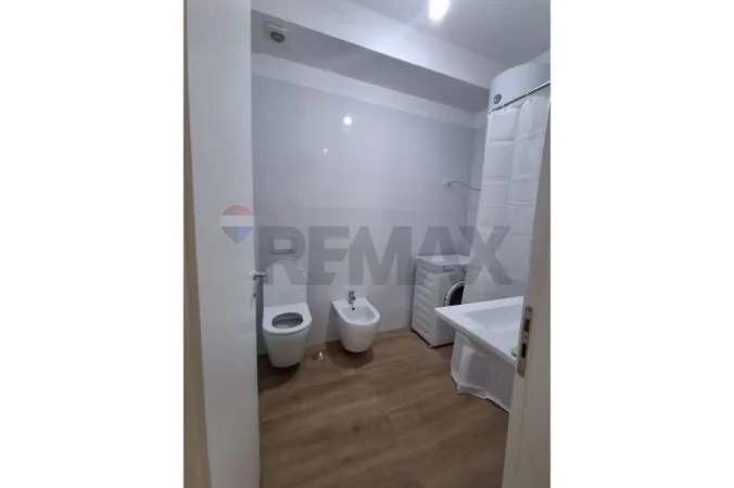Tirane, jepet me qera apartament 1+1 Kati 5, 65 m² 500 € (Rruga don bosko)