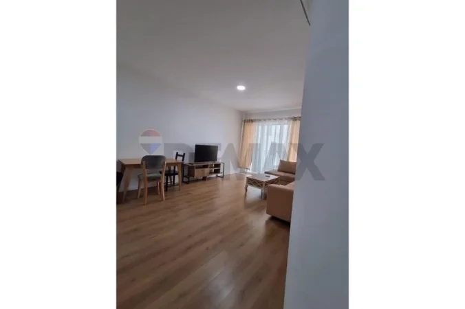 Tirane, jepet me qera apartament 1+1 Kati 5, 65 m² 500 € (Rruga don bosko)
