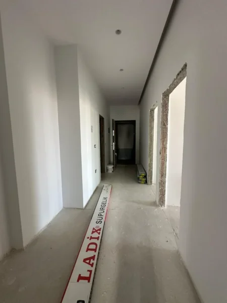 Tirane, shitet apartament 2+1+Aneks+Ballkon Kati 3, 126 m² 385.000 € (Rruga e Kavajes)