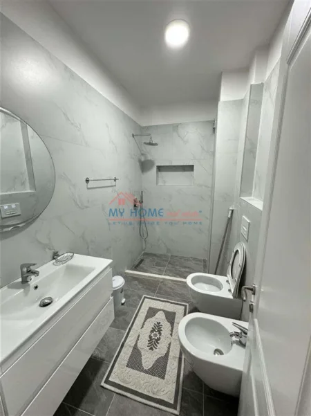 Tirane, jepet me qera apartament 2+1+Ballkon Kati 1, 98 m² 700 € (Rruga e Dibres)