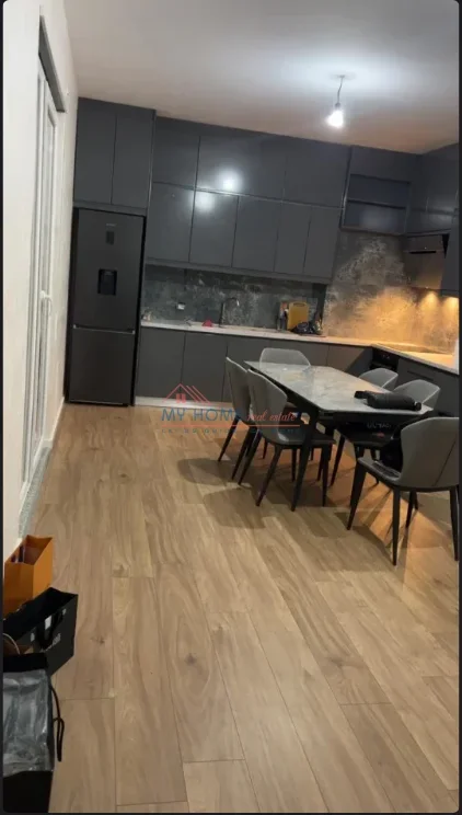 Tirane, shitet apartament 1+1+Ballkon Kati 4, 77 m² 123.000 € (Paskuqan)