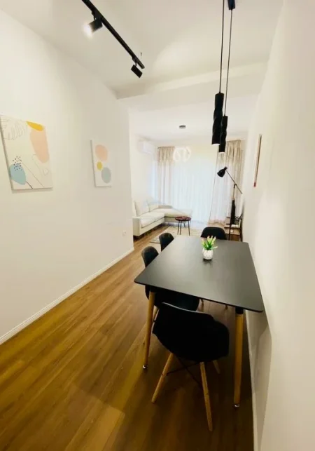 Tirane, jepet me qera apartament 1+1 Kati 3, 62 m² 600 € 