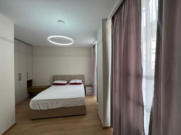 Tirane, jepet me qera apartament 1+1 Kati 2, 96 m² 750 € 