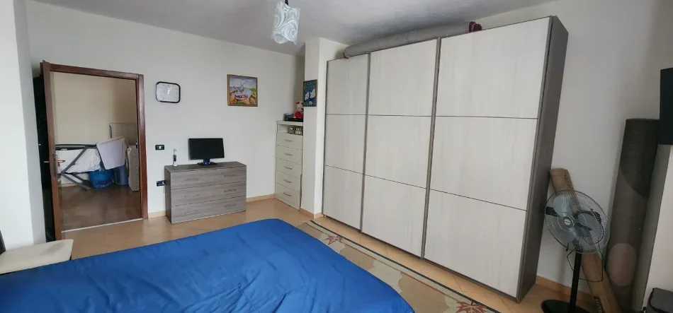 Tirane, jepet me qera apartament 2+1 Kati 1, 101 m² 550 € 
