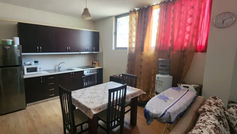 Tirane, jepet me qera apartament 2+1 Kati 1, 101 m² 550 € 