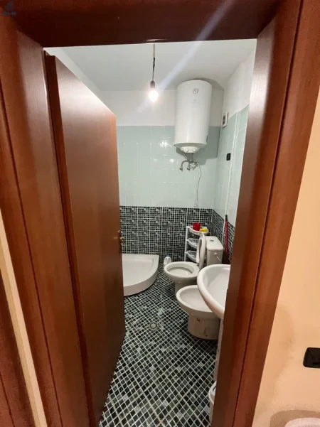 Tirane, shitet apartament 1+1 Kati 4, 65 m² 115.000 € (Astir)