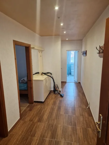 Tirane, jepet me qera apartament 2+1 Kati 4, 100 m² 530 € (Rruga Ali Beshiri,tek Shkolla Kico Blushi)