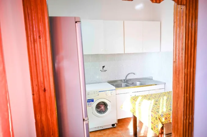 Tirane, jepet me qera apartament 2+1 Kati 3, 70 m² 550 € (PAZARI I RI)