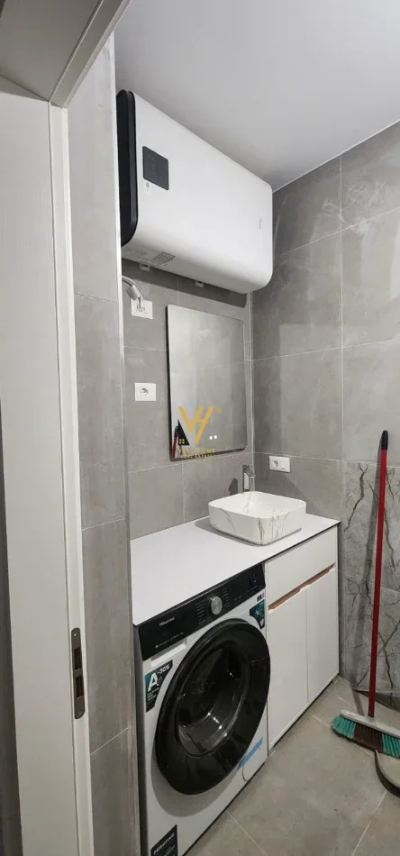 Tirane, jepet me qera apartament 2+1+Ballkon Kati 7, 90 m² 1.000 € (DON BOSKO)