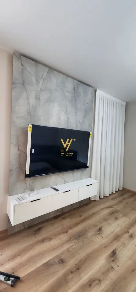 Tirane, jepet me qera apartament 2+1+Ballkon Kati 7, 90 m² 1.000 € (DON BOSKO)
