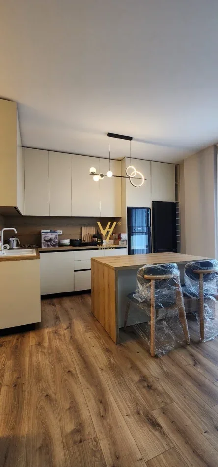 Tirane, jepet me qera apartament 2+1+Ballkon Kati 7, 90 m² 1.000 € (DON BOSKO)