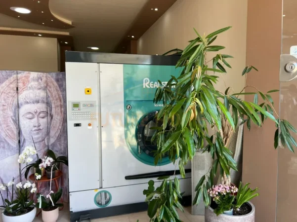 Tirane, shitet ambjent biznesi Kati 0, 64 m² 50.000 € (Siri Kodra)