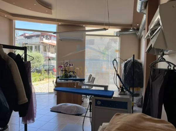Tirane, shitet ambjent biznesi Kati 0, 64 m² 50.000 € (Siri Kodra)