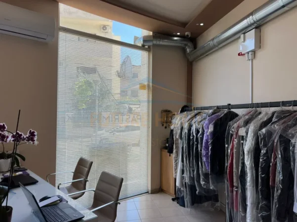 Tirane, shitet ambjent biznesi Kati 0, 64 m² 50.000 € (Siri Kodra)