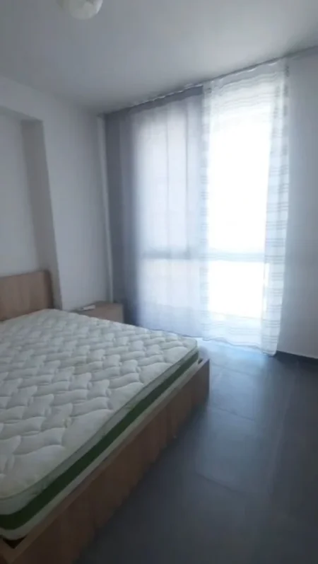 Tirane, jepet me qera apartament 3+1 Kati 3, 650 € (5 Maji)