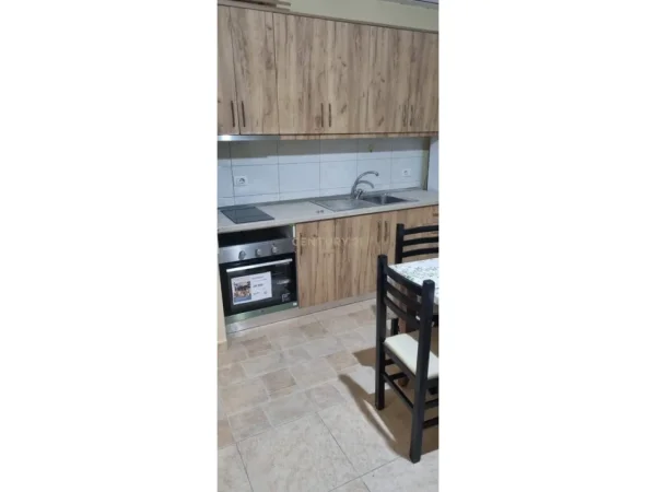 Tirane, jepet me qera garsonier Studio Kati 1, 35 m² (Selite Neom141948)