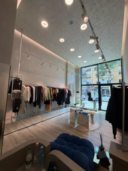 Me Qira: Super Ambient për ZYRA 2+1+2Wc+1 Ballkon & 1 VERANDË 📍Buzë Rrugës Myslym Shyri | 1,570€ Neto/Muaj