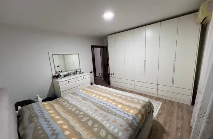 Tirane, shitet 3+1 Kati 4, 120 m² 180.000 € (ALI DEMI)