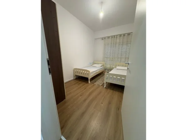 Tirane, jepet me qera apartament 2+1 Kati 4, 75 m² 500 € (Kompleksi Kaimi, Ali Demi,)