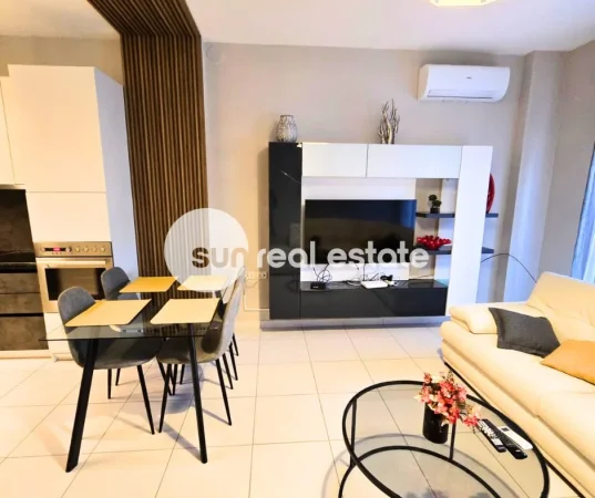 Shkoder, jepet me qera apartament 2+1+Ballkon Kati 2, 120 m² 700 € (QENDER)